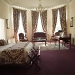 Chateau De La Motte Fenelon Otel Cambrai