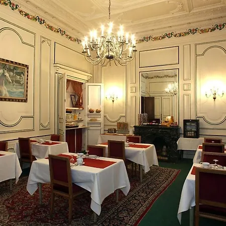 Hotel Chateau De La Motte Fenelon 3*