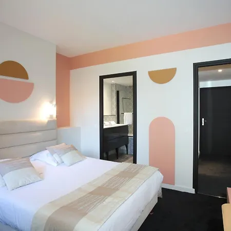 Chateau De La Motte Fenelon 3* קמברה