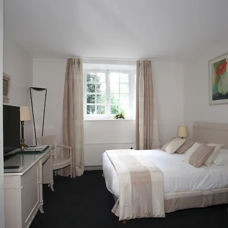 מלון Chateau De La Motte Fenelon