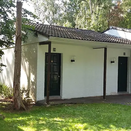 מלון Chateau De La Motte Fenelon 3*