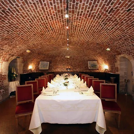 מלון Chateau De La Motte Fenelon