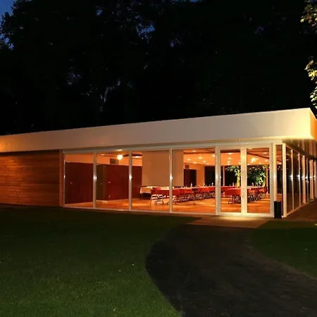 Chateau De La Motte Fenelon Hotel 3*