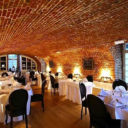 Chateau De La Motte Fenelon 3*