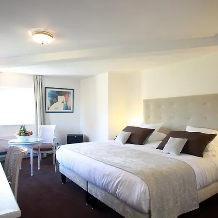 Chateau De La Motte Fenelon 3*