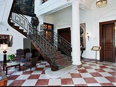 Hotell Chateau De La Motte Fenelon 3*