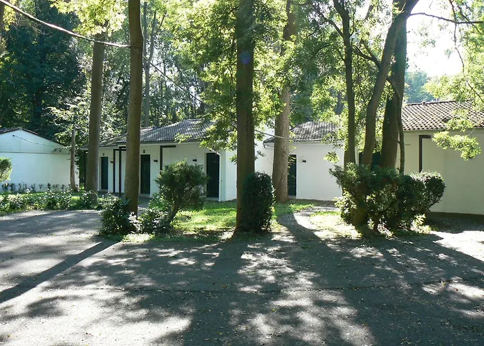 Château De La Motte Fenelon Hotel