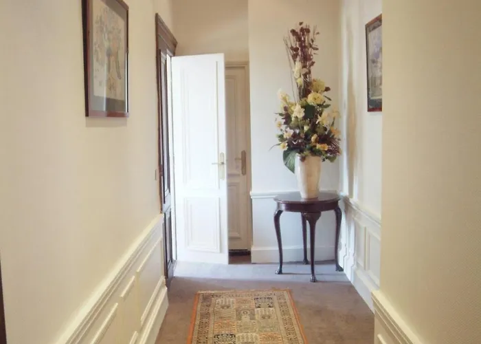 Château De La Motte Fenelon Hotel 3*