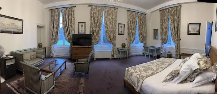 Hotel Château De La Motte Fenelon 3*
