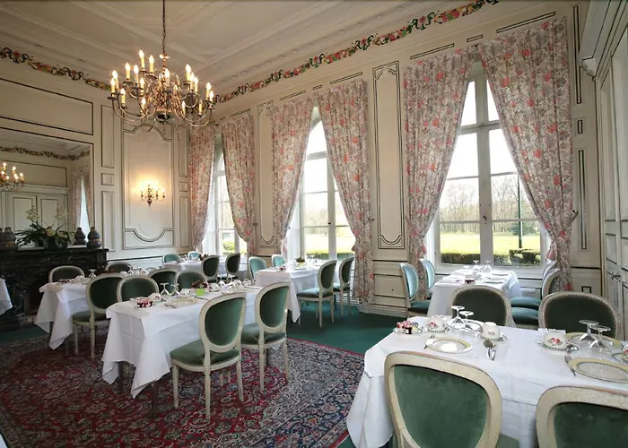 Hotel Château De La Motte Fenelon 3*